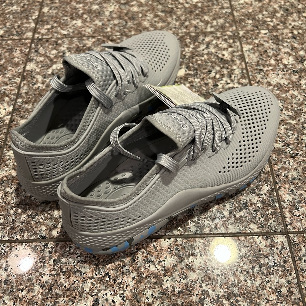 CROC Literide shoe, womens 8 NWT
